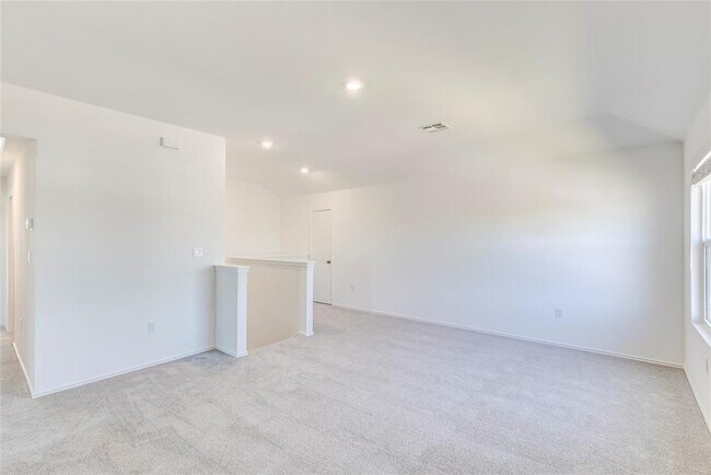 Building Photo - 102 Miglia St