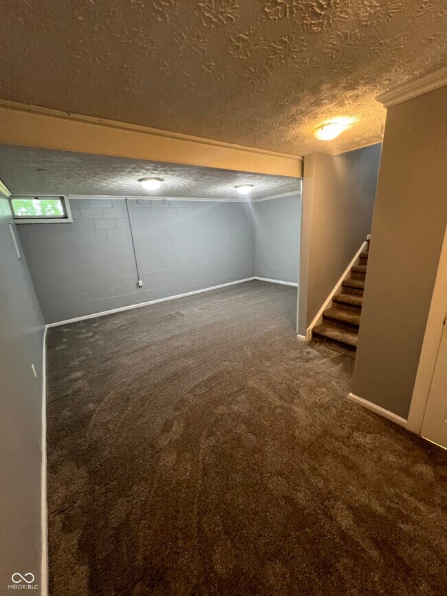 Building Photo - 9445 Timber View Dr