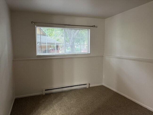 Building Photo - 3565 Windmill Dr