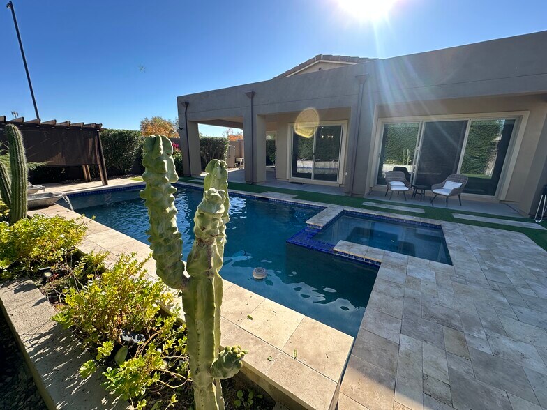 Building Photo - 1140 E Cherrywood Pl