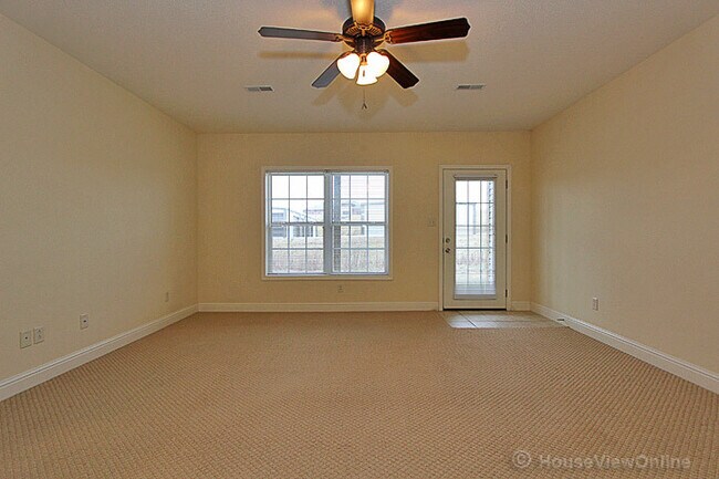 Building Photo - 2358 Garrett Ln