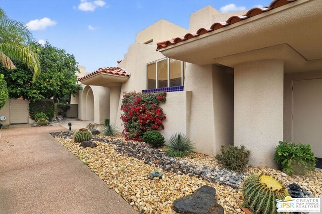 Building Photo - 196 Kavenish Dr