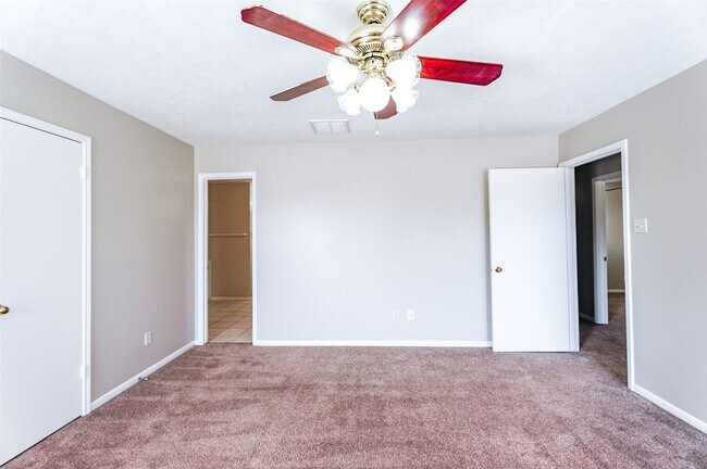 Building Photo - 2103 Charlton House Ln