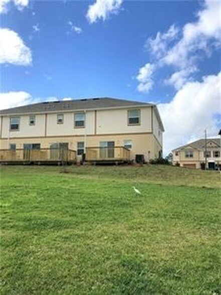 Building Photo - 3847 Exeter Ln