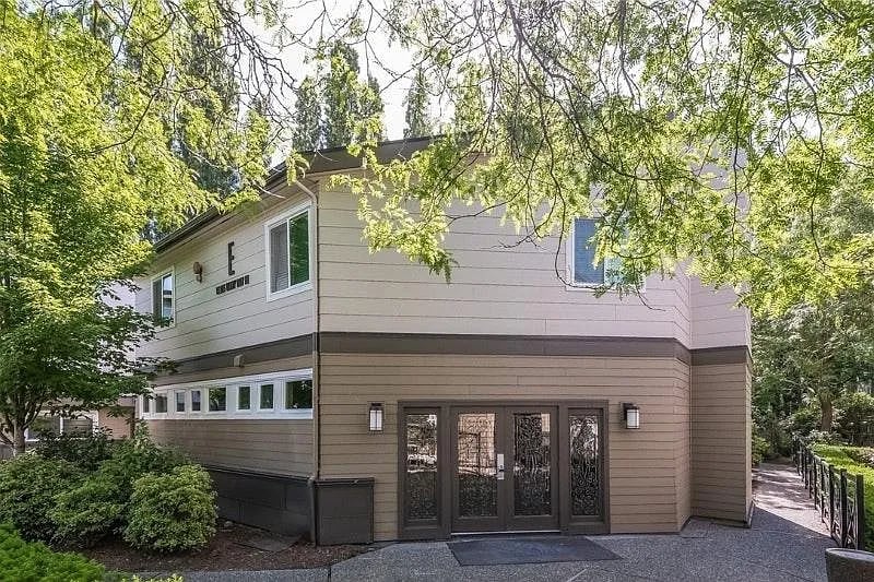 Building Photo - 15821 NE Leary Way