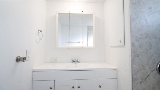 Building Photo - 209 50th Avenue Plaza E