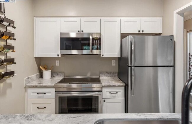 Building Photo - 1133 San Ramon Valley Blvd