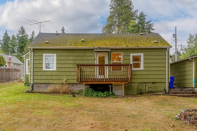 Building Photo - TWO BEDROOM HOUSE IN KELSO