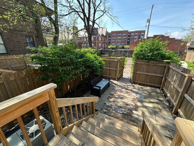 Building Photo - Mt Pleasant Ave 1073-1075 GW2