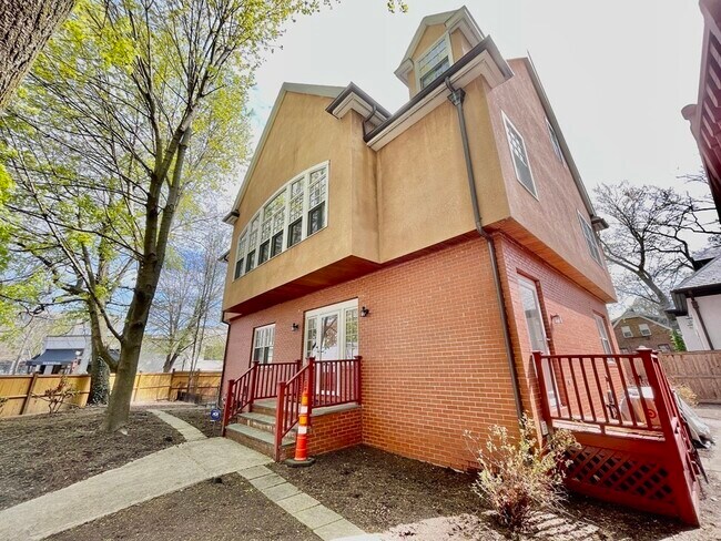 Building Photo - 155 Amory St