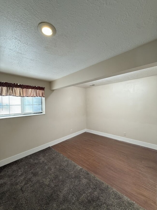 Building Photo - 4 Bed / 3 Bath Home for Rent in Riverdale,...