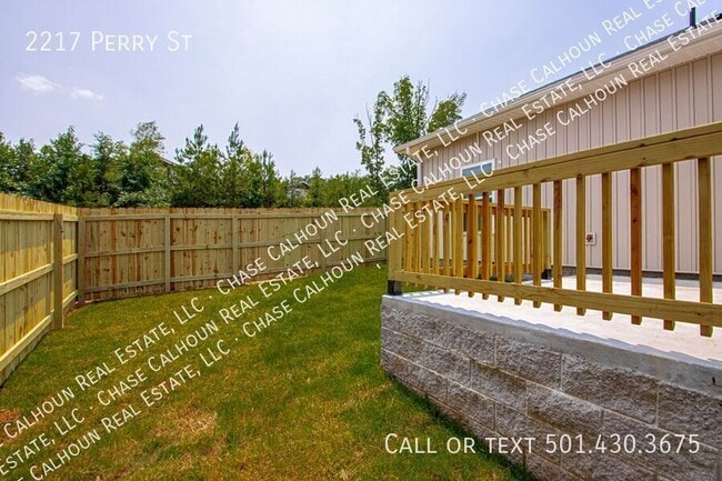 Building Photo - 2217 Perry St