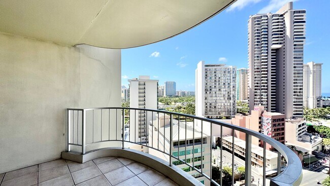 Building Photo - CONVENIENTY LOCATED AND SPACIOUS 2BD/2BA C...