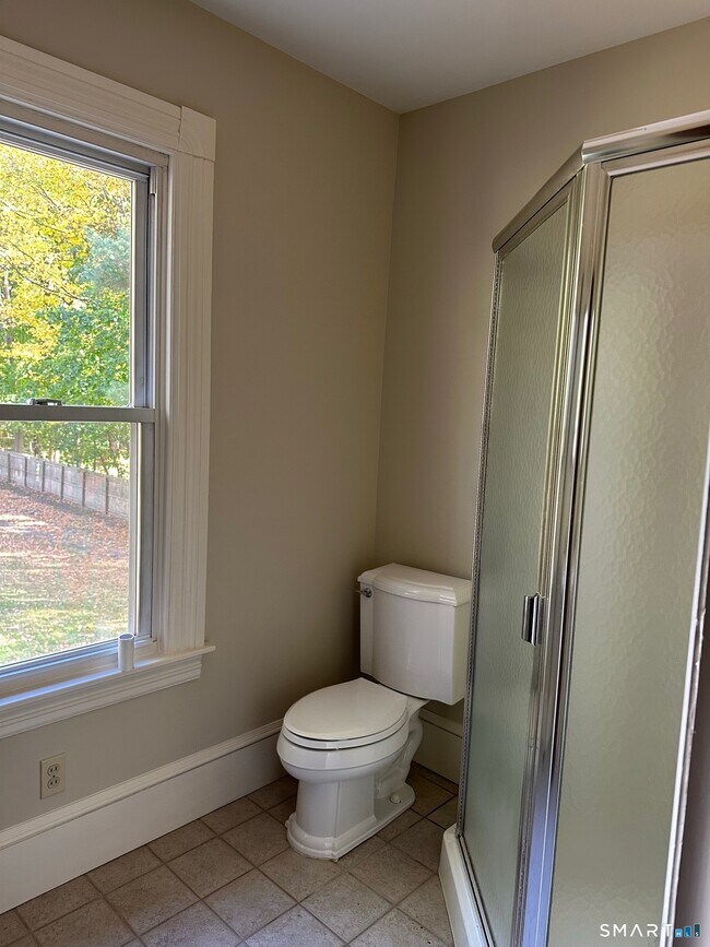 Building Photo - 380 N Main St