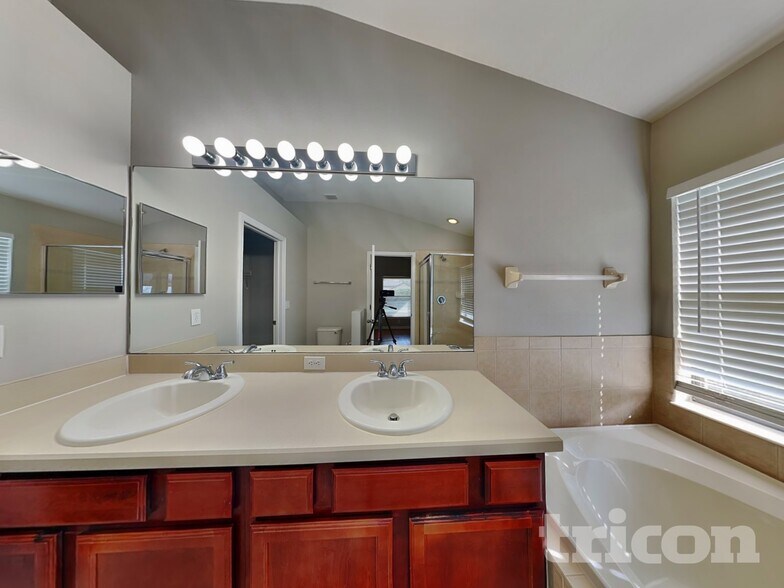 Building Photo - 449 Oak Landing Boulevard Mulberry FL