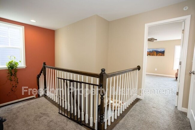 Building Photo - 2425 Morgans Point Dr