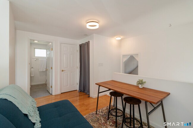 Building Photo - 9 Seaview Ave