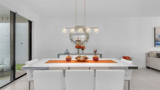 Building Photo - 304 NW 36th Ave