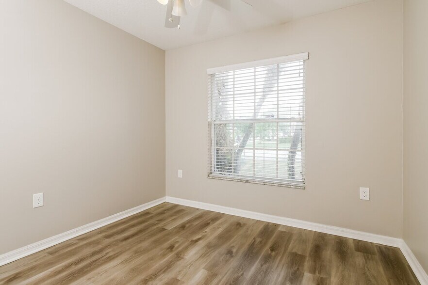 Building Photo - 1940 Villa Angelo Blvd