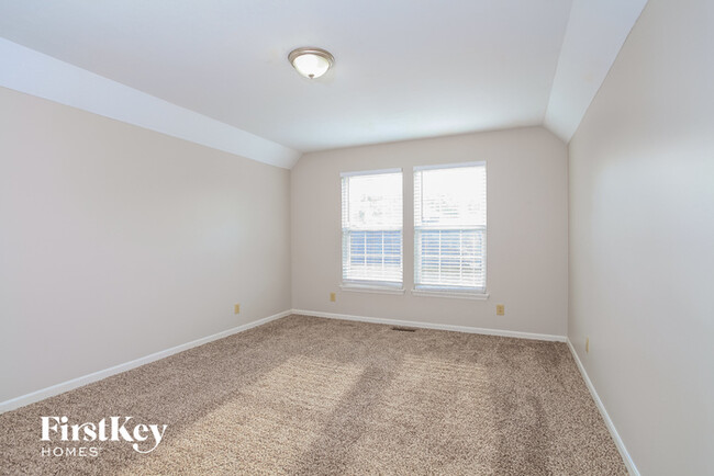 Building Photo - 634 Ellen Dr
