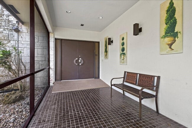 Building Photo - 5304 Woodlands Blvd