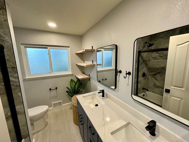 Building Photo - Cupertino Hills