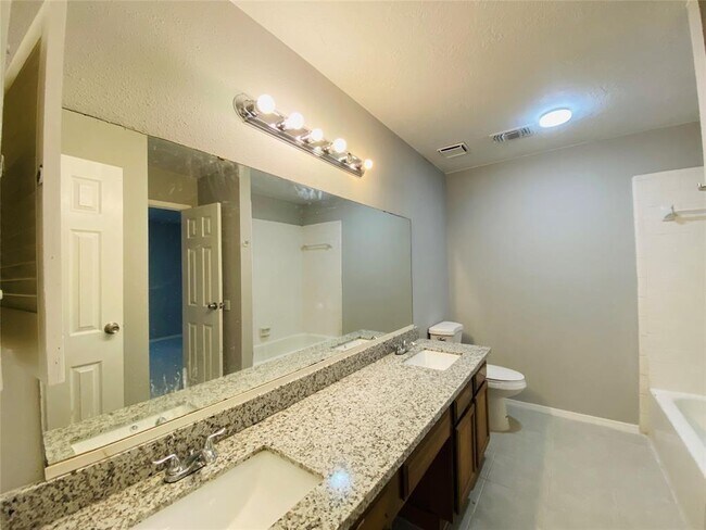 Building Photo - 5104 Beaverhill Dr