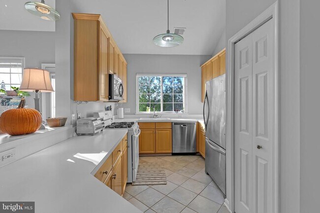 Building Photo - 21855 Locomotive Terrace