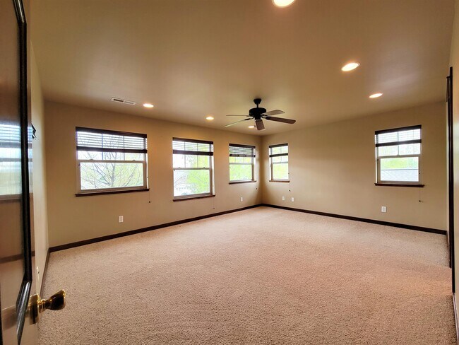 Building Photo - 1624 Gale Ct