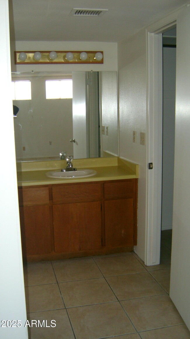 Building Photo - 2061 N Recker Rd