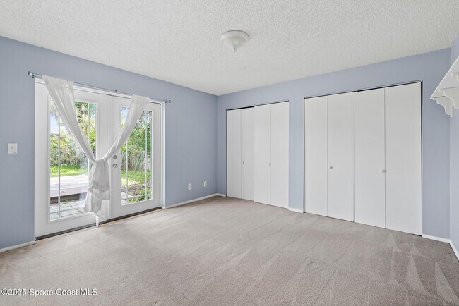 Building Photo - 1712 Stewart Pl