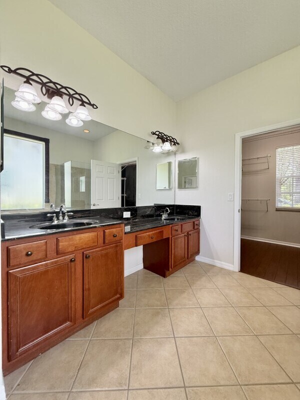 Building Photo - 15224 Kestrelrise Dr