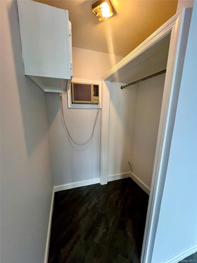 Building Photo - 1612-1616-1616 US-9W