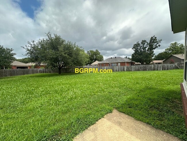Building Photo - House for rent in Cabot!
