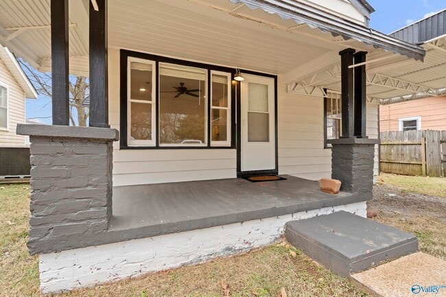 Building Photo - 1306 Oshaughnessy Ave NE