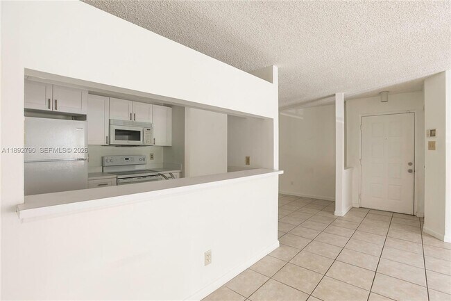 Building Photo - 10630 SW 157th Ct