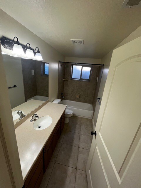 Full Bath - 739 S Rice Rd