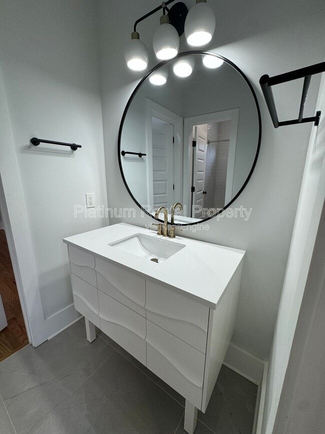 Building Photo - 150 Dahlgren St SE