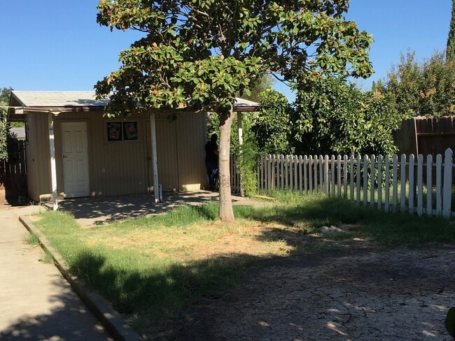 Building Photo - Convenient Location 3Br and 2Ba