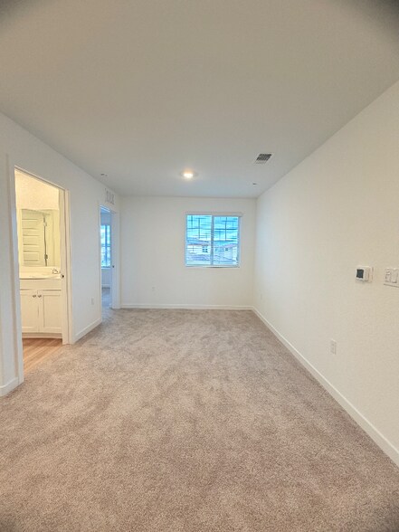 Building Photo - 1486 Sea Holly St