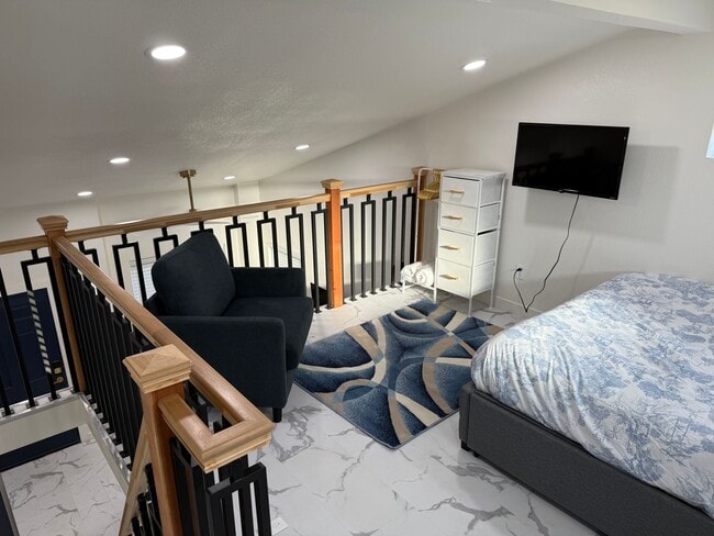 Building Photo - PRE LEASE NOW! Fully Furnished Loft ADU with Pool Access !