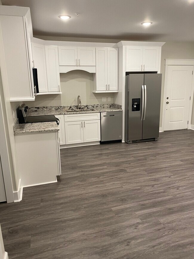 Building Photo - 133 Briarfield Ave