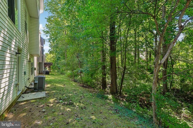 Building Photo - 7721 Valley Oak Dr