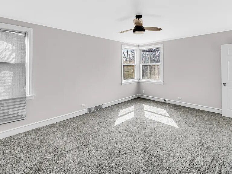Building Photo - 8900 S Dauphin Ave
