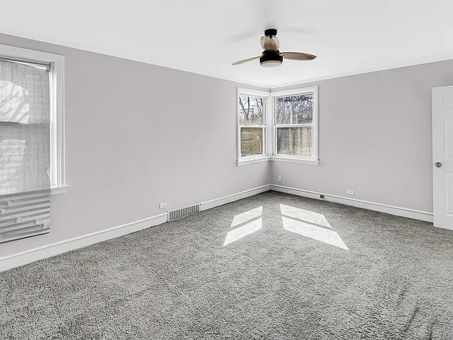 Building Photo - 8900 S Dauphin Ave