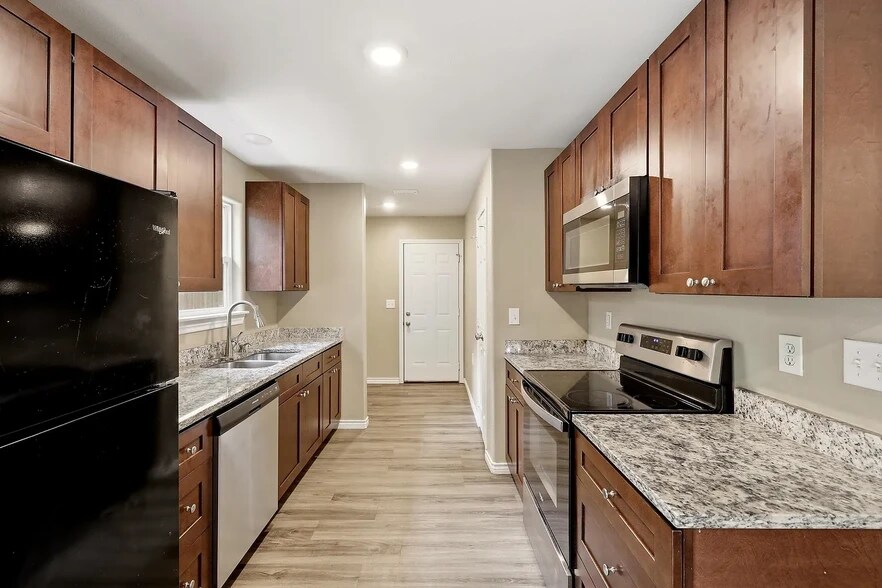 Building Photo - 612 Timberline Dr