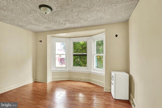 Building Photo - 234 W Douglass St