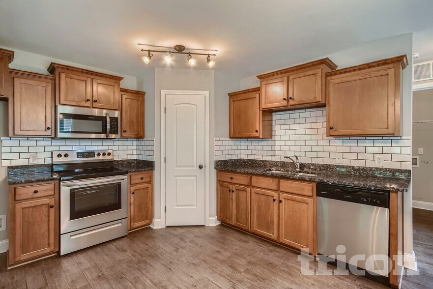 Building Photo - 340 Belvedere Dr NW