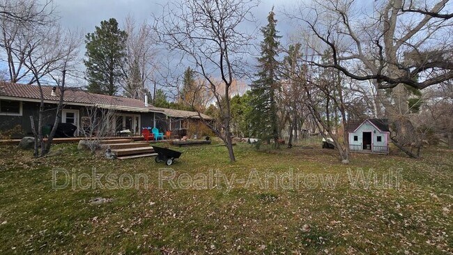 Building Photo - 22882 Carriage Dr