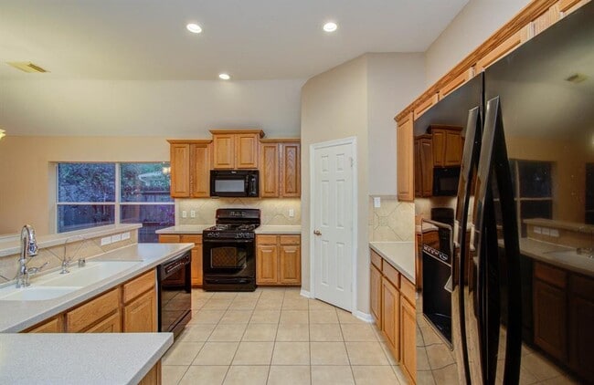 Building Photo - 14403 Red Tailed Hawk Ln